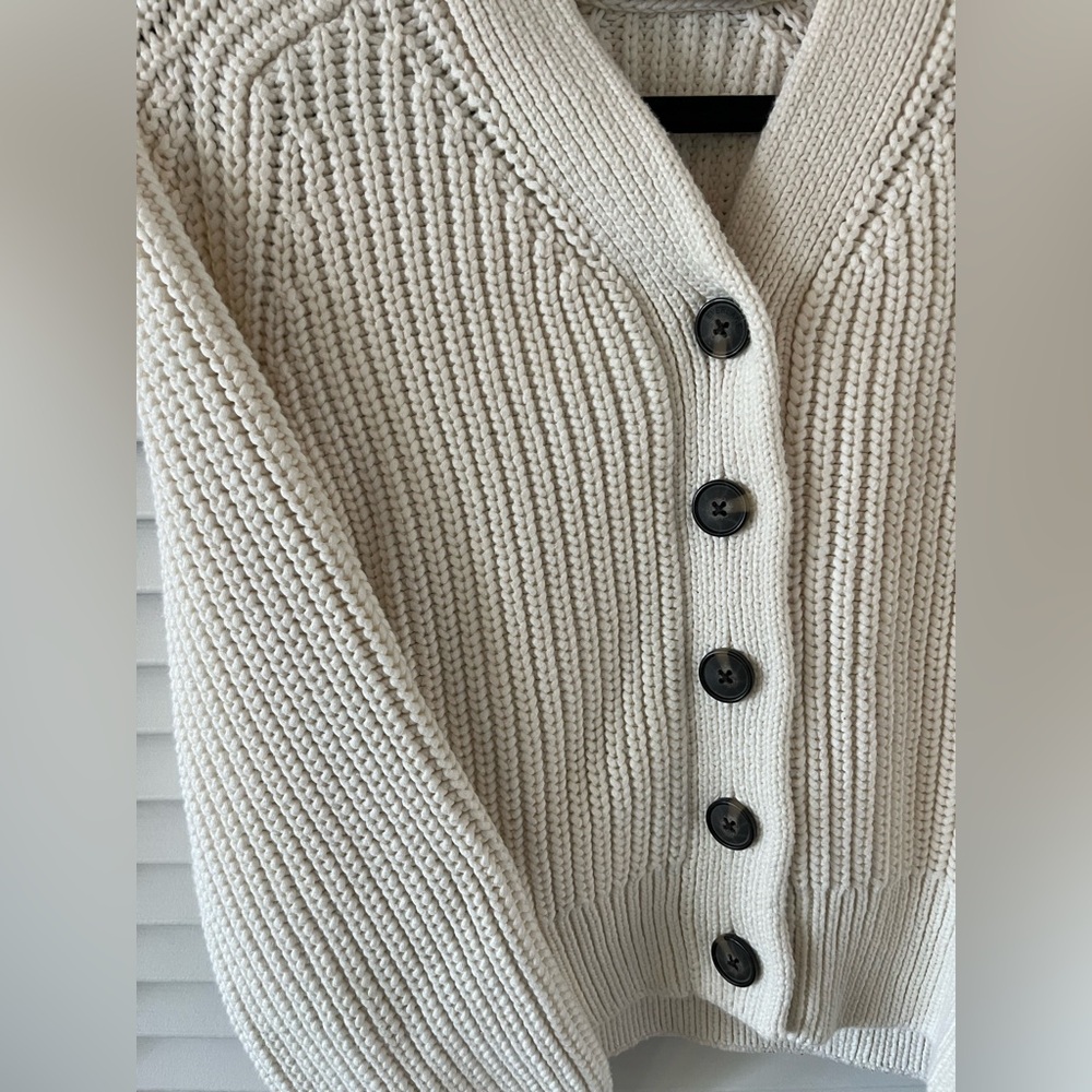 Everlane 100% cotton cardigan in Bone size Medium